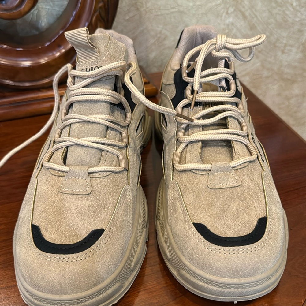 Men new sneakers size 44